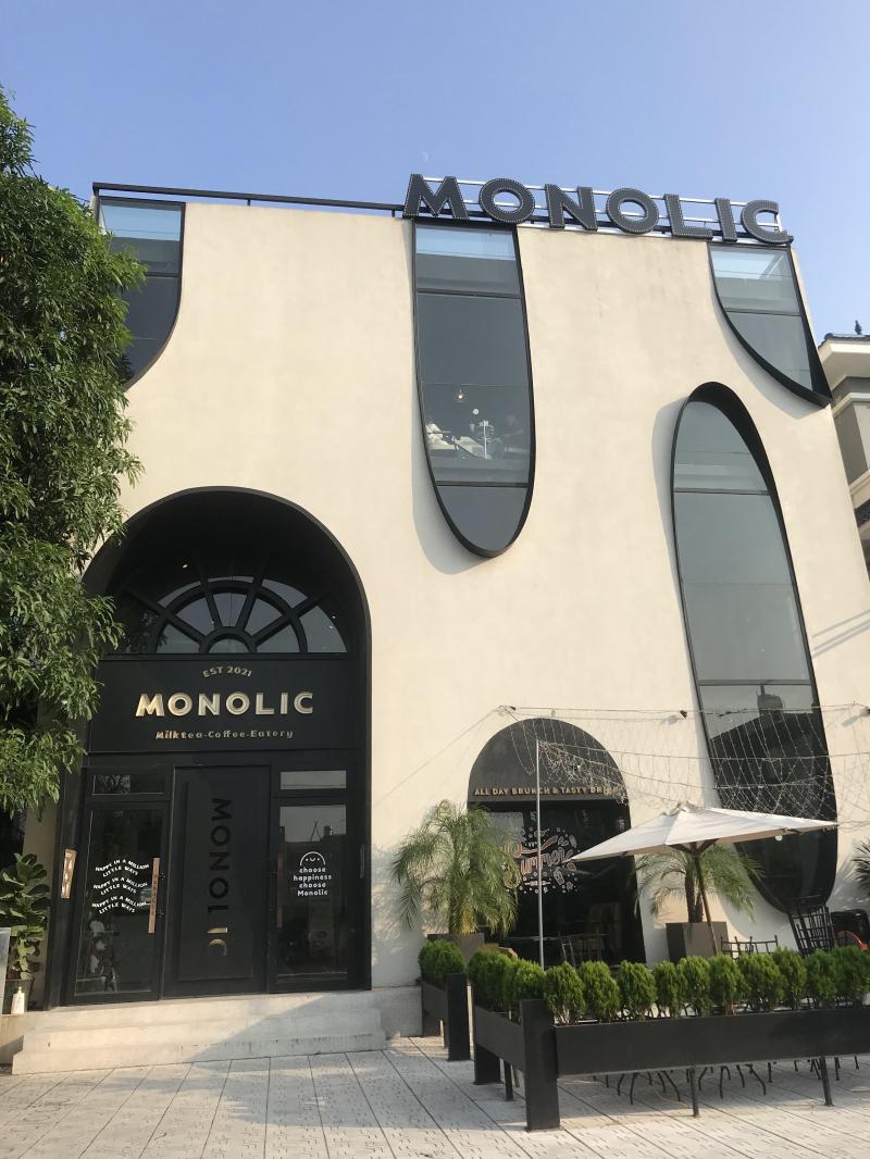 Monolic Coffee & Eatery