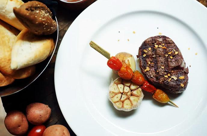 Moo Beef Steak - Trần Quốc Toản