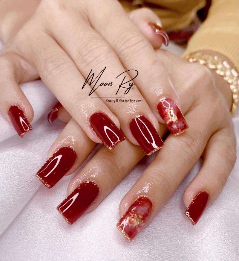 MoonRy Nail sử dụng đa dạng các gam màu khác nhau tạo nên những mẫu nail vô cùng đọc đáo