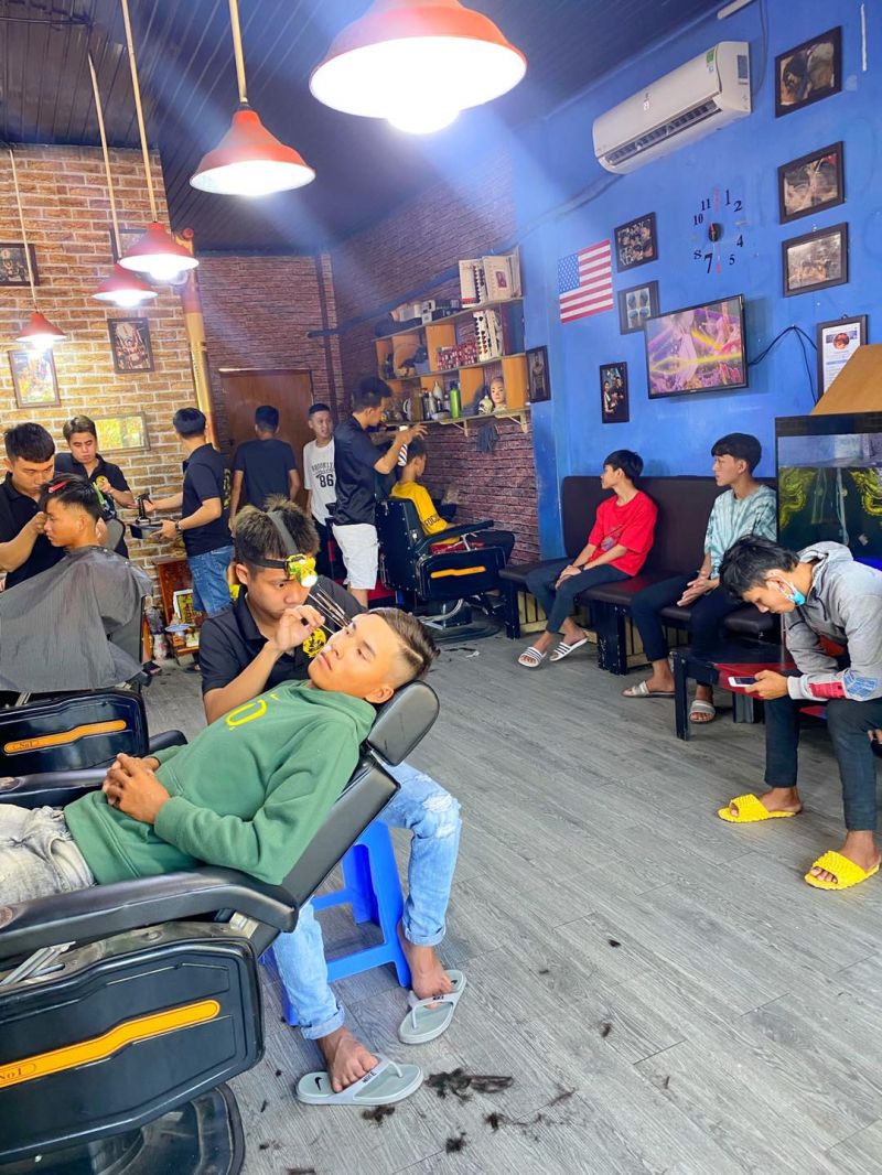 Mr. Hoàng barbershop