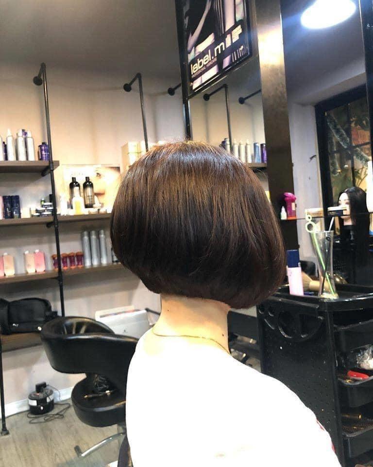 Giá cả hợp lý và không gian quán chính là điểm cộng cho Salon MrKelvin