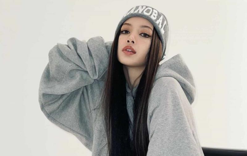 Mũ len phối với áo hoodie