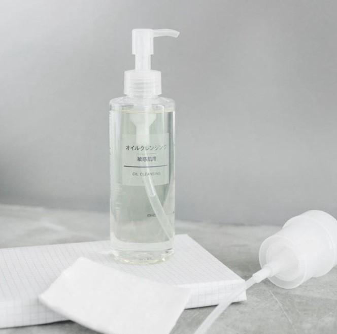 Muji – Cleansing Oil