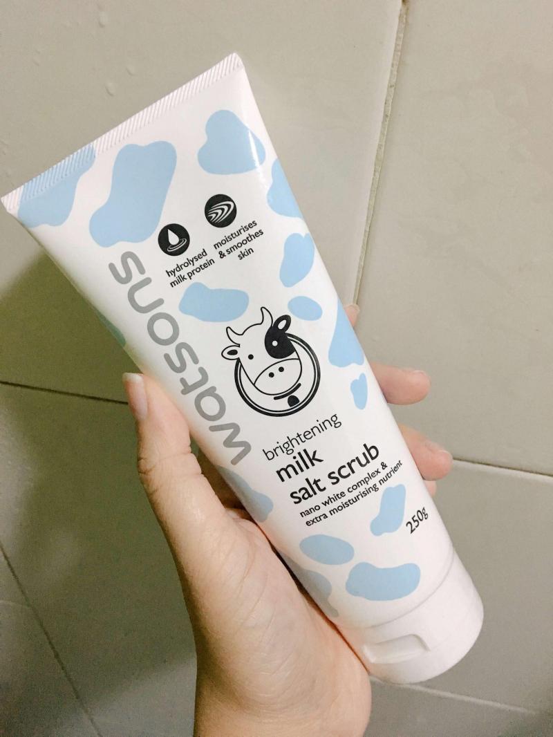 Muối tắm tẩy tế bào chết Watsons