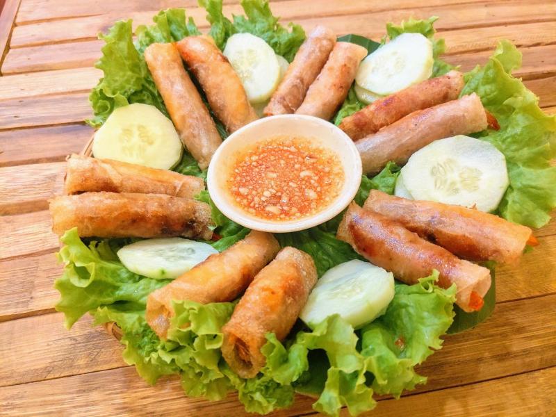 Mười Thương - Lẩu Gà Lá É Phú Yên