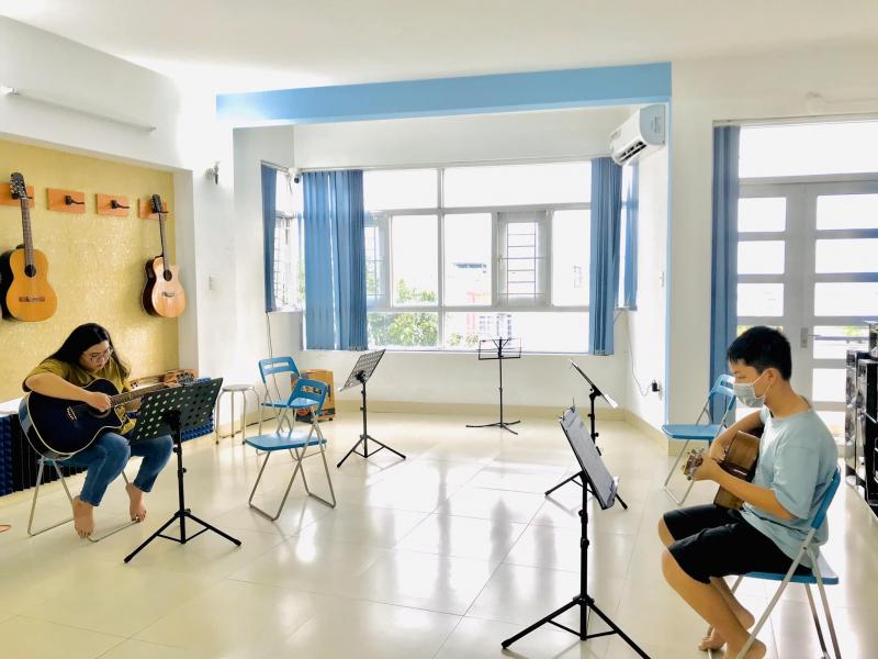 MUSIC & COLOR - Trường dạy nhạc vẽ Vũng Tàu