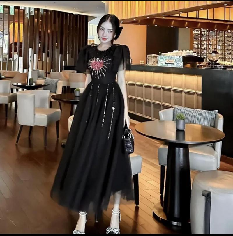 Diện váy ngắn dòng Haute Couture dự sự kiện, Triệu Lệ Dĩnh 