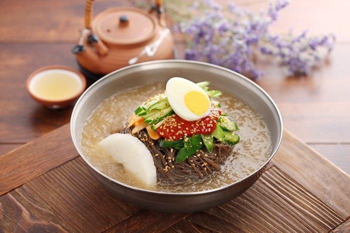 Naengmyeon - Mỳ lạnh