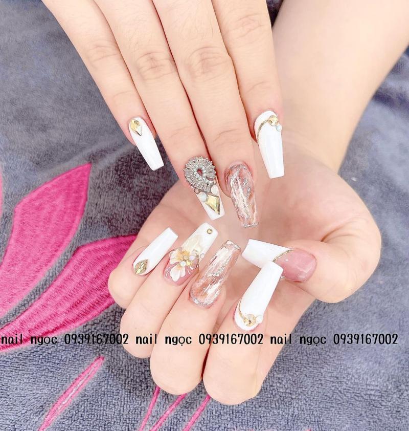 Nail Ngọc cung cấp cho học viên tất cả các thông tin thiết yếu để có thể nắm vững được kỹ thuật vẽ móng nghệ thuật