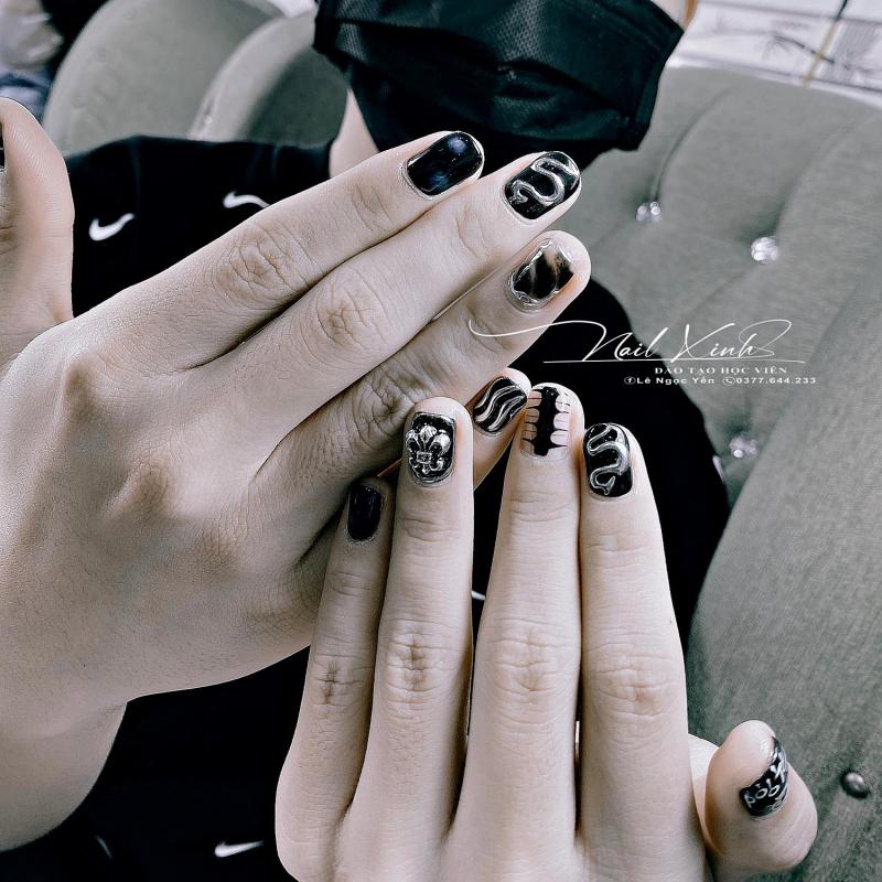 Nail Xinh Bến Tre là thương hiệu nail hàng đầu tại Bến Tre, với đội ngũ chuyên gia nail giàu kinh nghiệm, đem đến những dịch vụ làm đẹp tuyệt vời nhất cho khách hàng. Cùng trải nghiệm không gian spa thư giãn, thông thoáng, được trang bị đầy đủ tiện nghi và hiện đại nhất. Nếu bạn muốn sở hữu bộ móng tay hoàn hảo, thì đừng bỏ lỡ Nail Xinh Bến Tre!