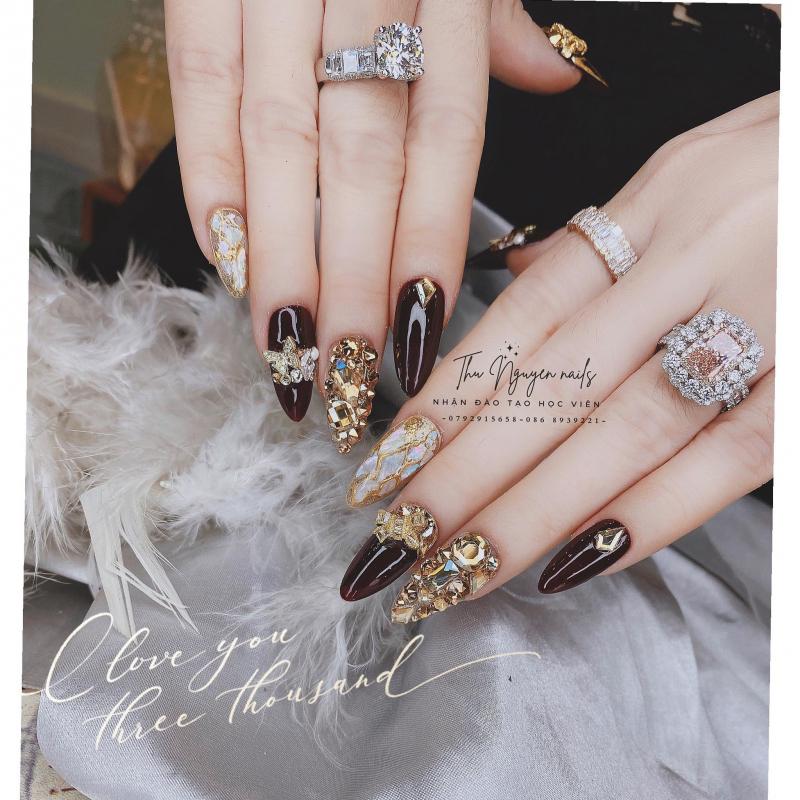 Khóa học của Nails Thu Nguyễn  còn giúp bạn học được các kỹ năng mềm để có thể tư vấn khách hàng một cách hiệu quả