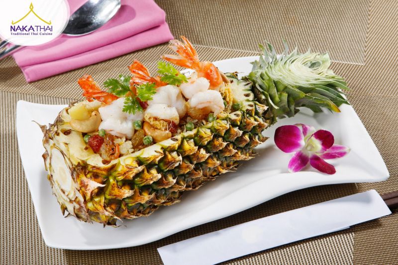 NakaThai với menu đa dạng gồm những món ăn mới lạ, độc đáo được sáng tạo dựa trên nền ẩm của đất nước Thái Lan giúp phù hợp với khẩu vị của người dân Việt