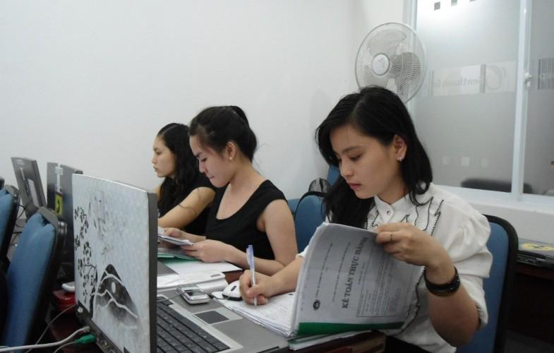 Nàng kế toán luôn có công việc ổn định