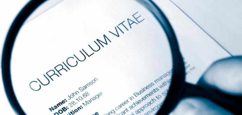 Nên đăng kèm một ảnh chân dung trong CV