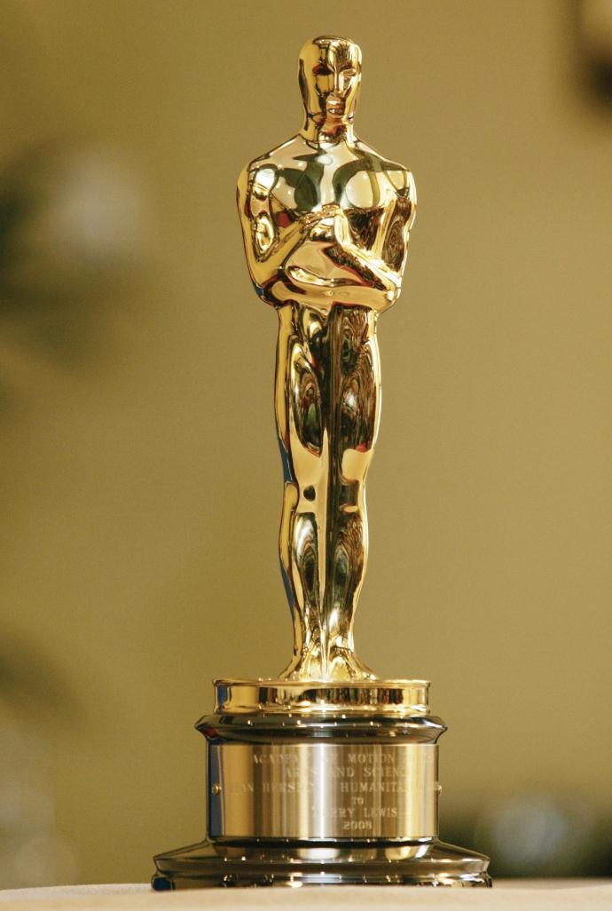 Bức tượng vàng Oscar có giá trị khoảng 900 USD