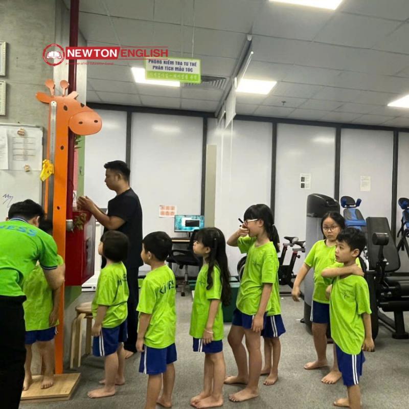 Newton English Academy