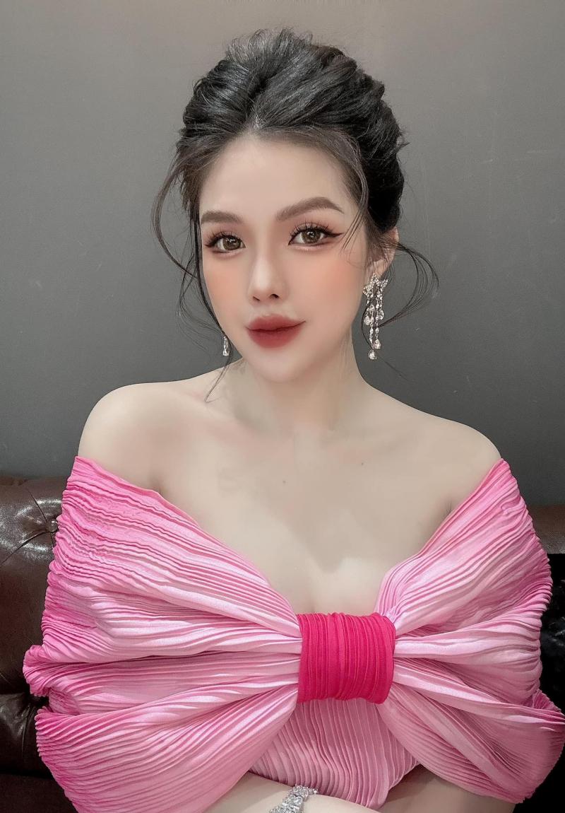 Nga Hoàng Make up