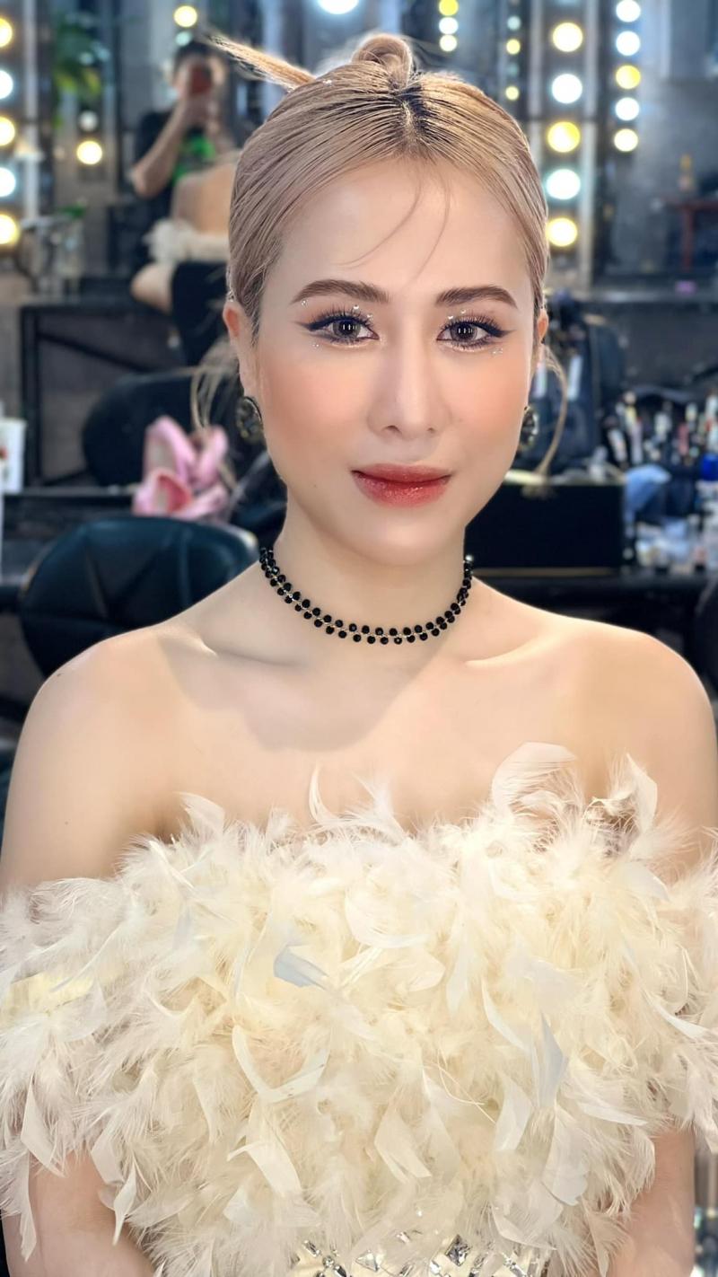 nga-ho-ng-make-up