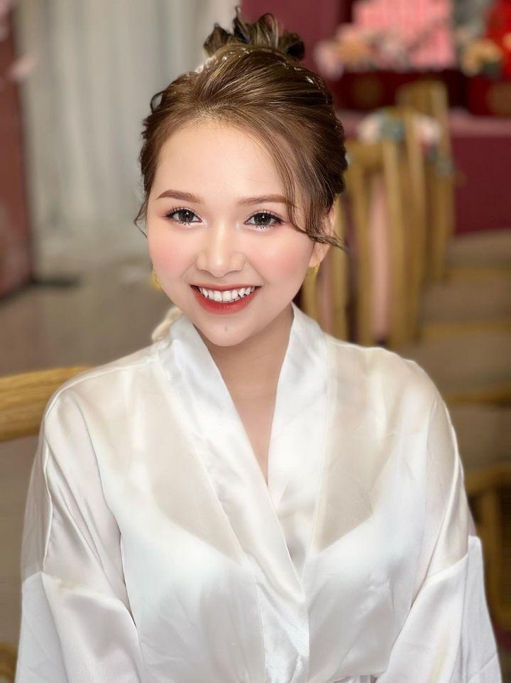 Nga Hoàng make up