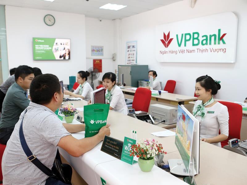 VPBank là thành viên của nhóm 12 ngân hàng hàng đầu Việt Nam (G12).