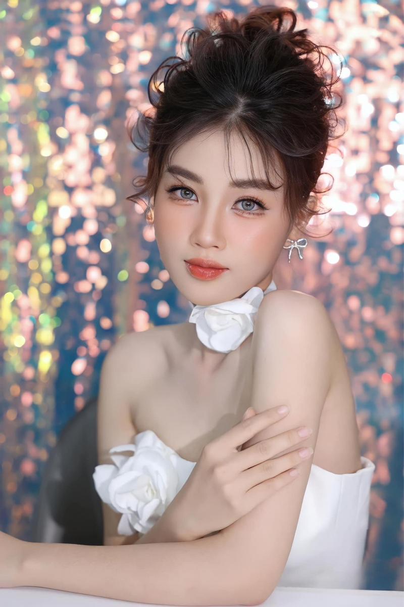 Ngân Nguyễn Make Up Store