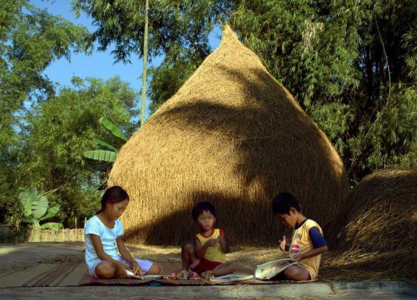 Khung cảnh thanh bình của quê hương.