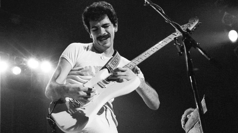 Nghệ sĩ guitar Carlos Santana