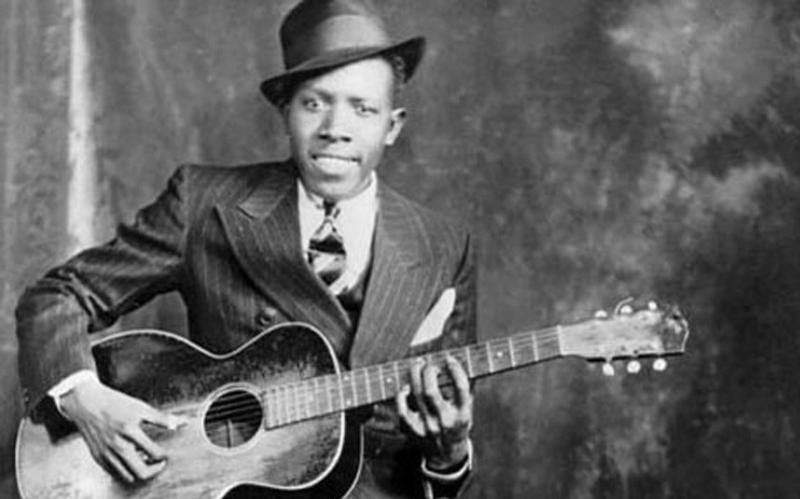 Nghệ sĩ guitar Robert Johnson