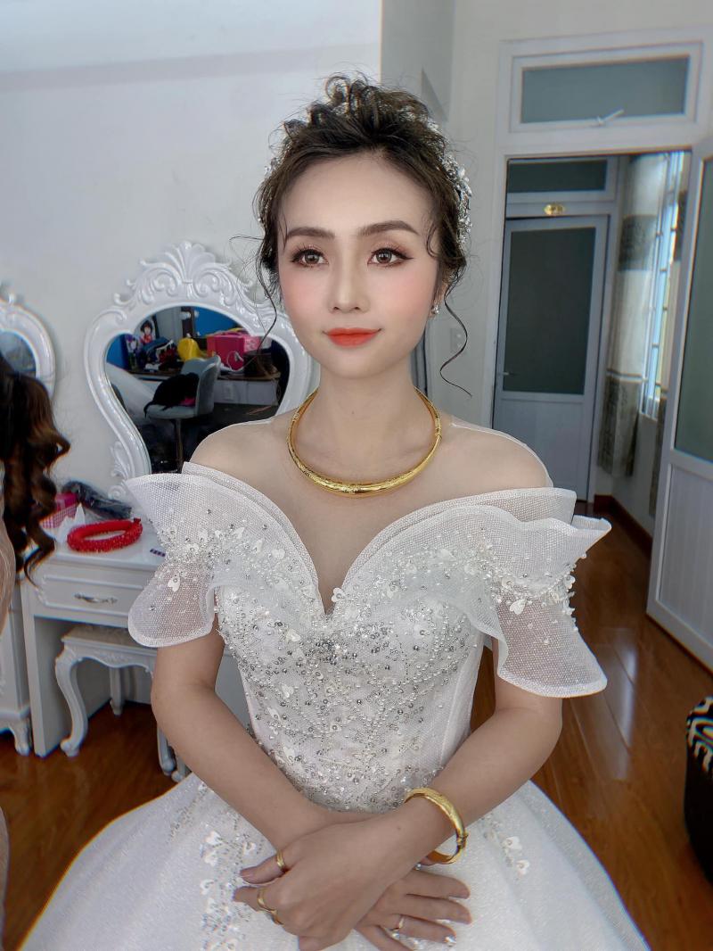 Ngọc Hiền Dương Makeup (Bonheaur Studio)