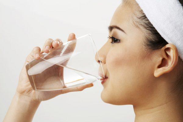 Bệnh nhân cao huyết áp cần uống đủ 1,5 - 2 lít nước mỗi ngày