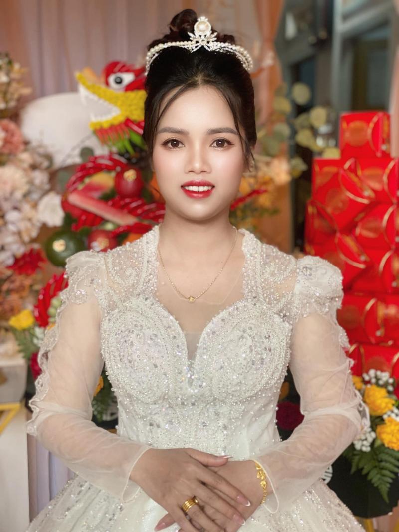 Nguyễn Hà Make Up (Áo Cưới Thanh Hiếu)