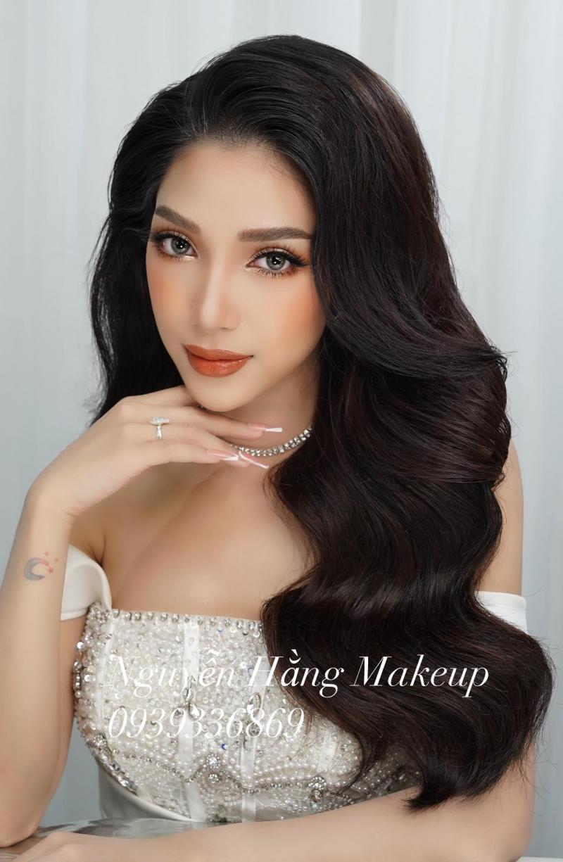 Nguyễn Hằng Make Up (Studio Nguyễn Hằng) sử dụng mỹ phẩm cao cấp đảm bảo an toàn cho làn da của bạn