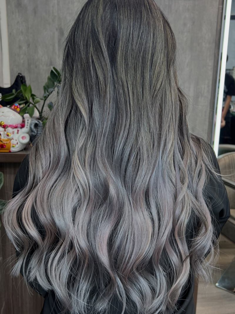 Nguyễn Hưng Hair Salon