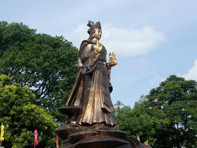 Nguyên phi Ỷ Lan (1044 – 1117)