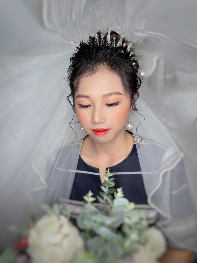 Nguyễn Thanh Thuỷ makeup (Studio Minh Đức)