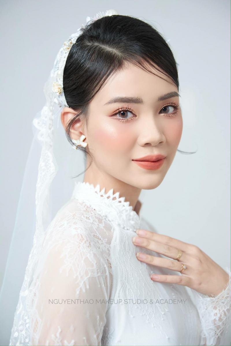 NGUYỄN THẢO- Makeup Studio & Academy