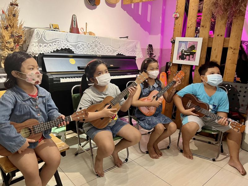 Nguyên’s Music Room - Dạy Piano & Ukulele