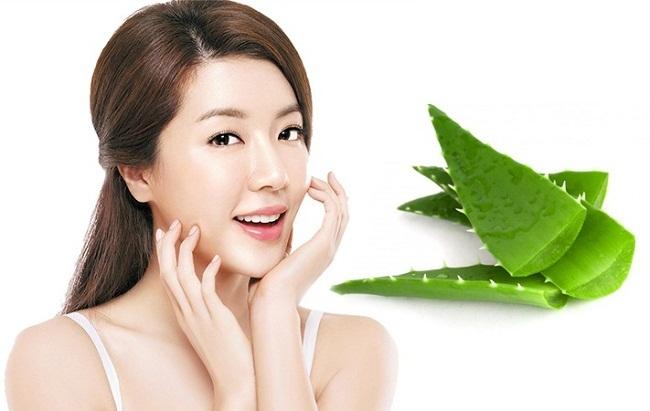 Hãy chỉ sử dụng phần lớp thịt trong suốt bên trong lá nha đam