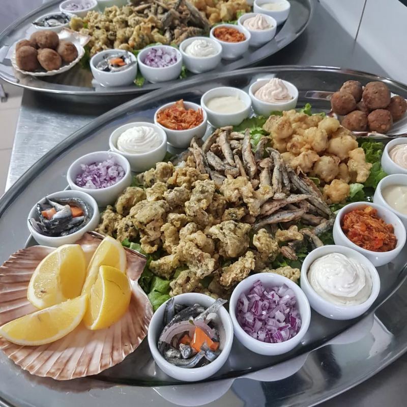 Nhà hàng hải sản Long An đã thực sự nổi tiếng với các món ăn hải sản tươi sống trong không gian tuyệt vời. Đến nơi này, bạn sẽ được thưởng thức những món ăn hảo hạng và đặc biệt là từ \