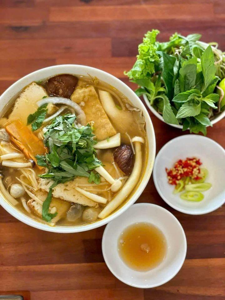 Nhà hàng chay và cà phê Bông Súng Vegetarian Food & Coffee