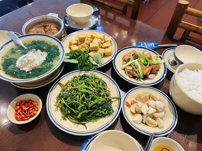 Nhà Hàng Cơm Niêu Trường Sơn