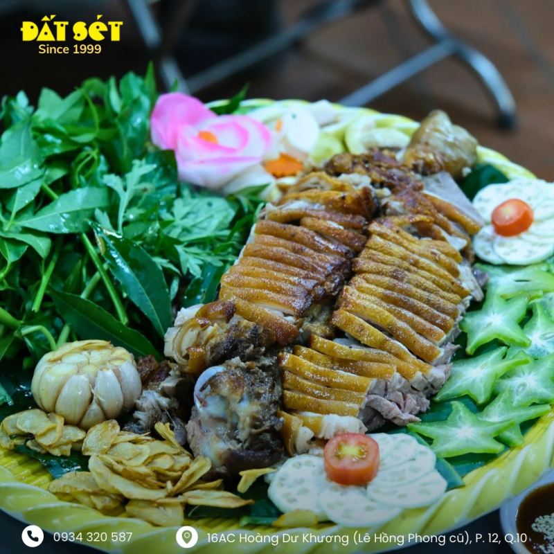 Nhà Hàng Đất Sét