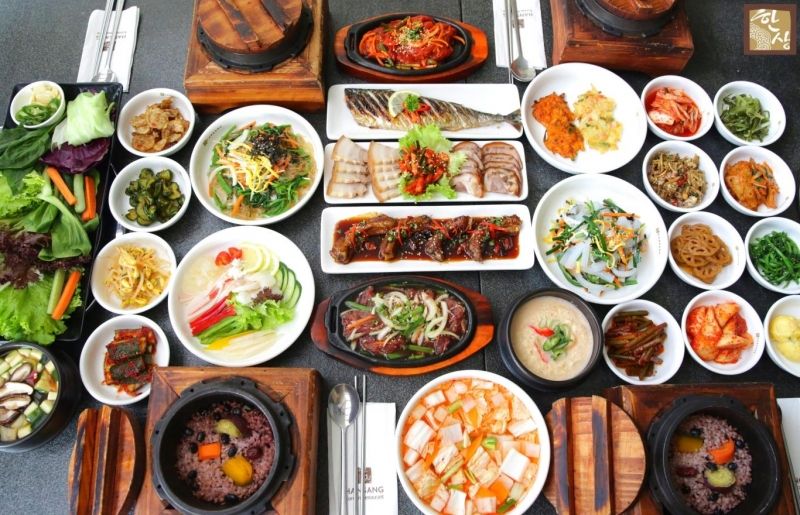 Top 11 Nhà hàng đồ ăn Hàn Quốc cho giới trẻ Hà Nội - Toplist.vn