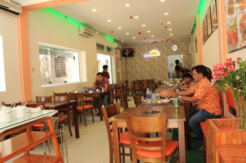 Là nhà hàng đầu tiên tại thành phố Hồ Chí Minh chấp nhận giao hàng đến tận các tỉnh lân cận như Biên Hòa, Bình Dương, Flyfood mang hương vị Sài Gòn đến khắp mọi nẻo đường, chỉ cần thực khách hài lòng và yêu thích.