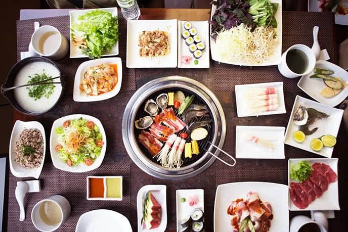 Quán buffet lẩu kiểu Hàn sang chảnh giá trên 200.000 đồng tại Hà Nội.