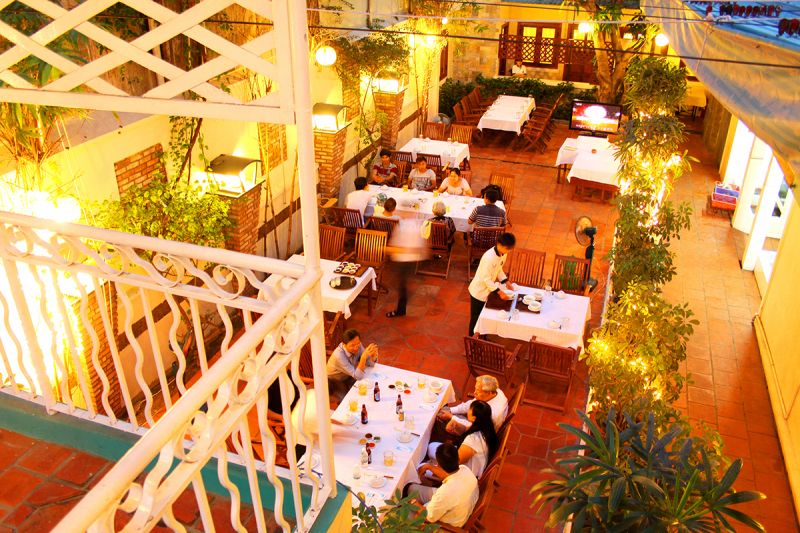 Top 10 nhà hàng hải sản ngon nổi tiếng tại Nha Trang
