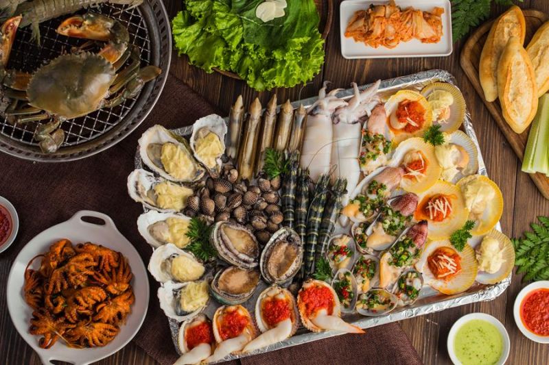 Những món hải sản nổi tiếng trong nhà hàng quận 7 là gì?
