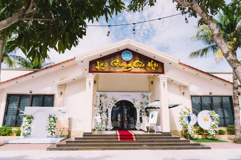 Nhà Hàng Lam Giang Cửa Hội