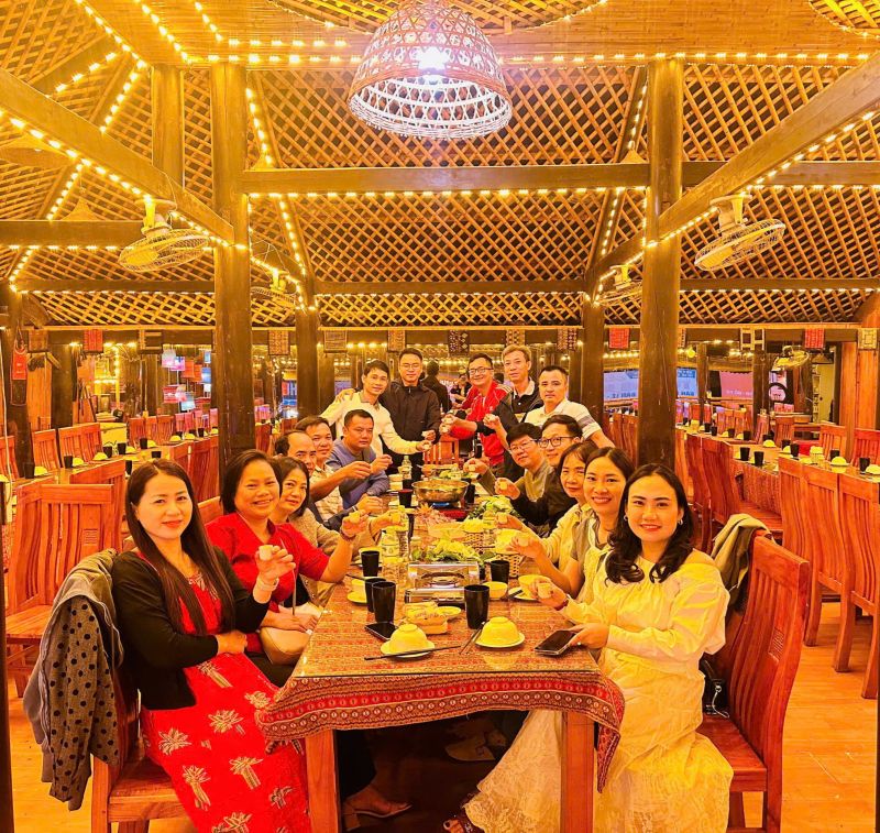 Nhà Hàng Lan Rừng Sapa