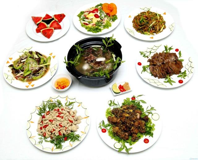 Nhà hàng Phù Đổng phục vụ hơn 300 món ăn đặc sắc, từ món Á đến món Âu